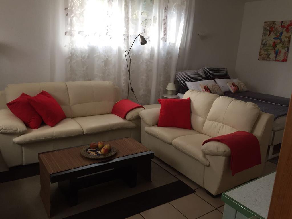 Basement Links 108a 1 Apartment Holzminden